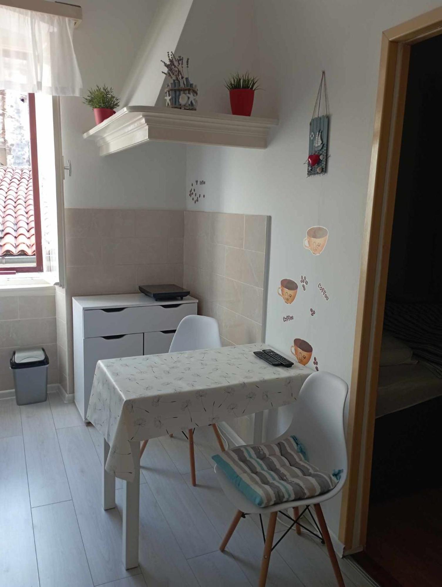 Apartman Angela โรวีน ภายนอก รูปภาพ