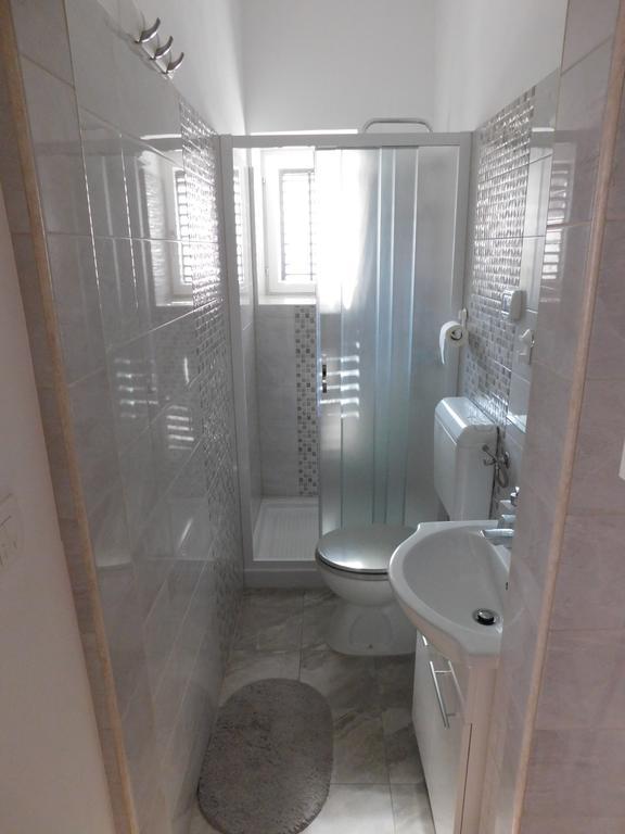Apartman Angela โรวีน ภายนอก รูปภาพ