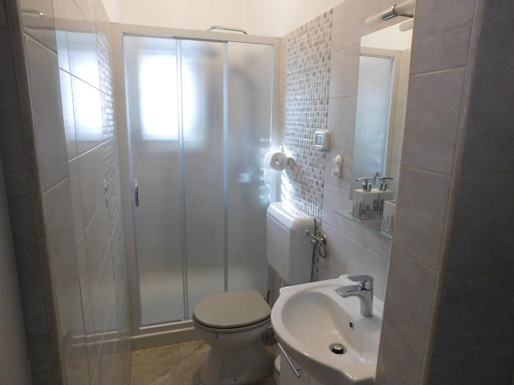 Apartman Angela โรวีน ภายนอก รูปภาพ